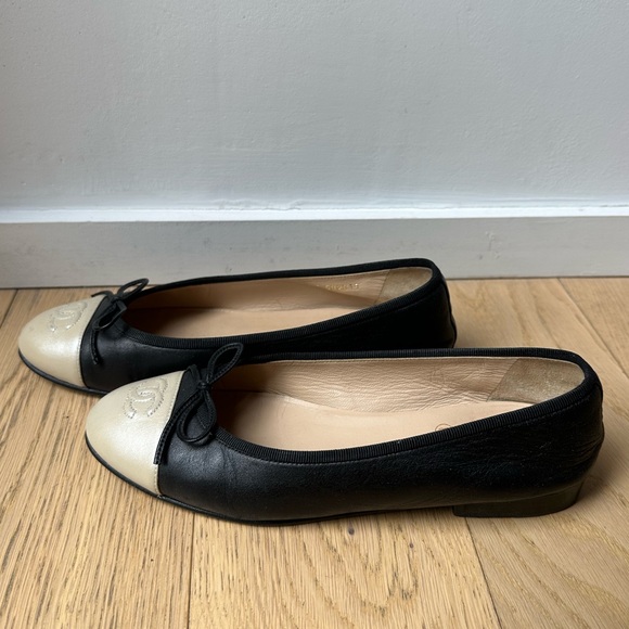 Authentic Chanel Ballet Flats Ballerina Size 37.5 BLACK/GOLD - Picture 4 of 12